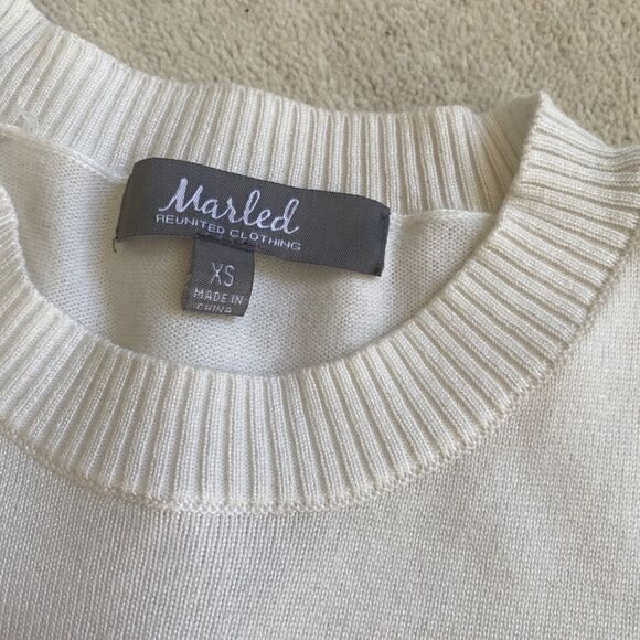 Sweater    - Picture 4 of 4